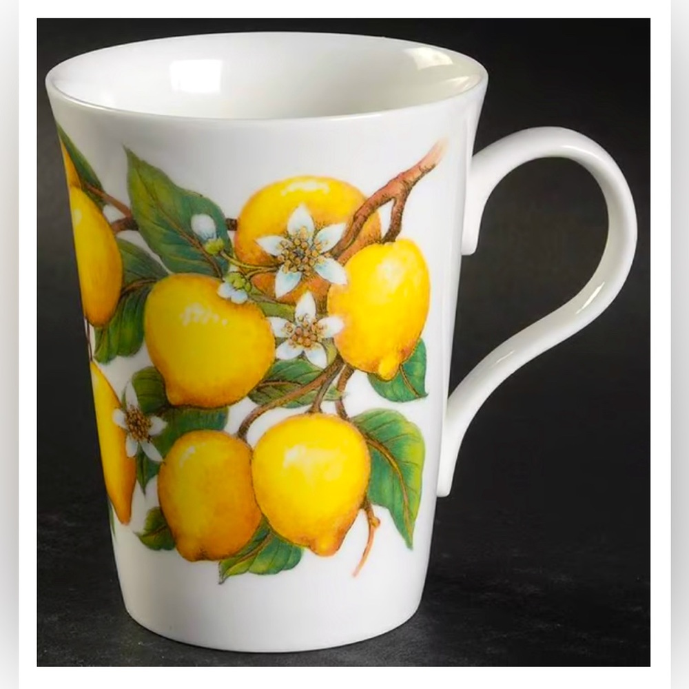 Lemon by CROWN TRENT mug